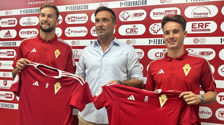 El Real Murcia presenta a Carrillo y Larrea
