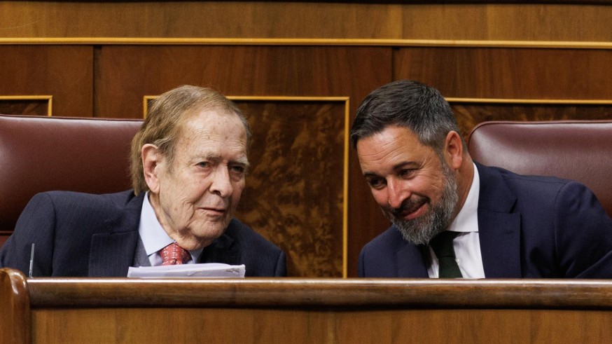 Tamames suprime la petición de elecciones anticipadas de su discurso y critica a Sánchez por sus pactos