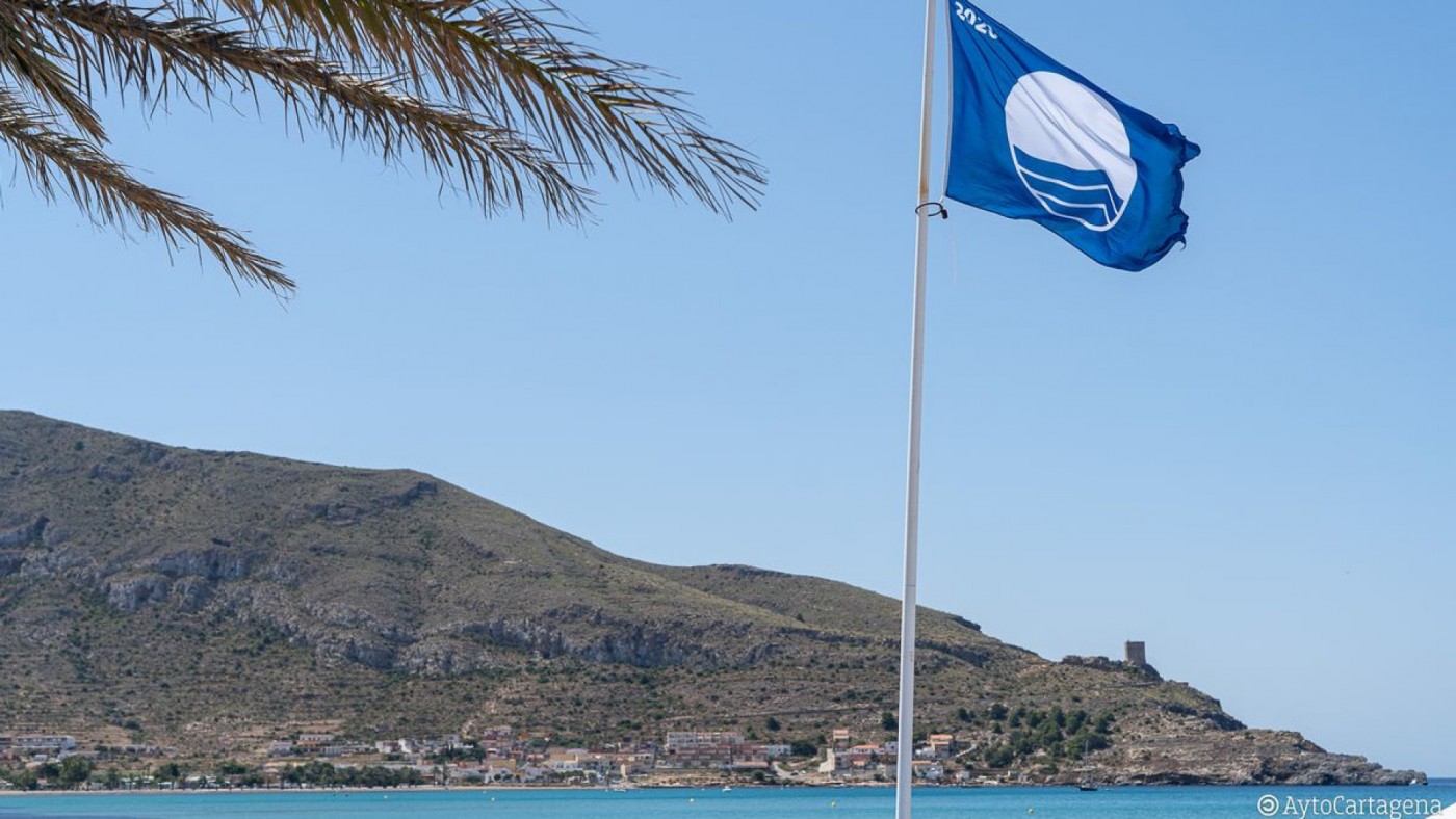 La Región obtiene 34 banderas azules para sus playas y puertos, dos más que en 2021