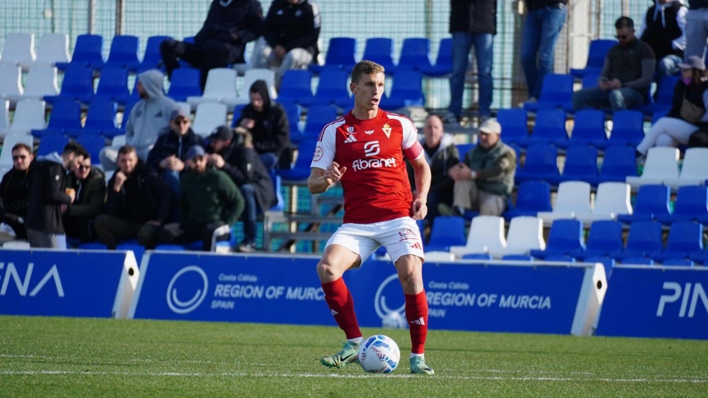 Alberto González: "Trabajamos para que el Real Murcia sea capaz de someter a los rivales"