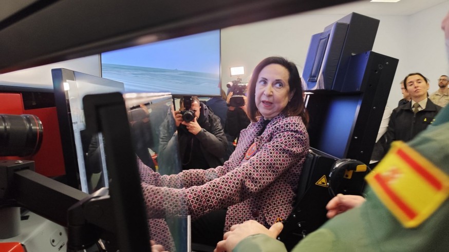 Robles confirma en San Javier que España mandará una nueva misión aérea de aviones F-18 a Lituania