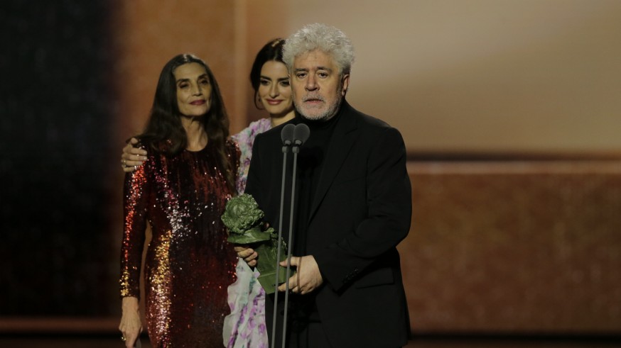 Pedro Almodóvar recoge el premio a mejor director