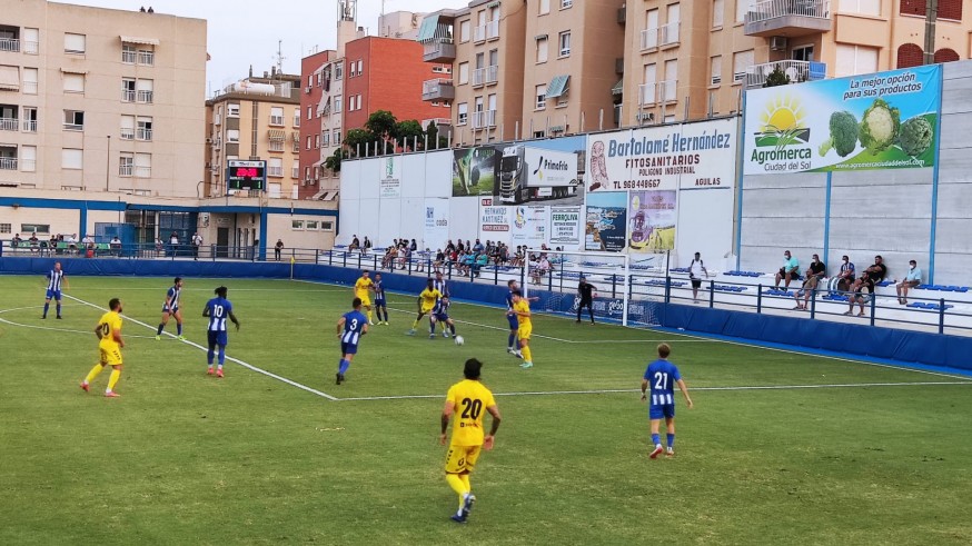 Águilas y UCAM igualaron en partido amistoso. 