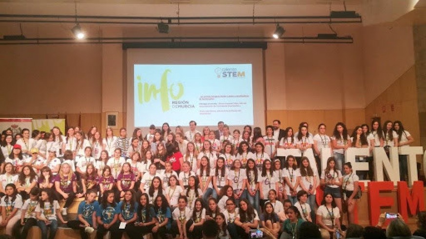 PLAZA PÚBLICA. Technovation Girls: El programa de emprendimiento tecnológico más inspirador del mundo