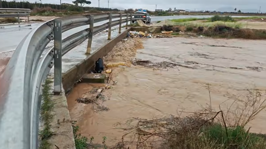 La rambla del Albujón vierte 300 litros por segundo al Mar Menor tras las últimas lluvias