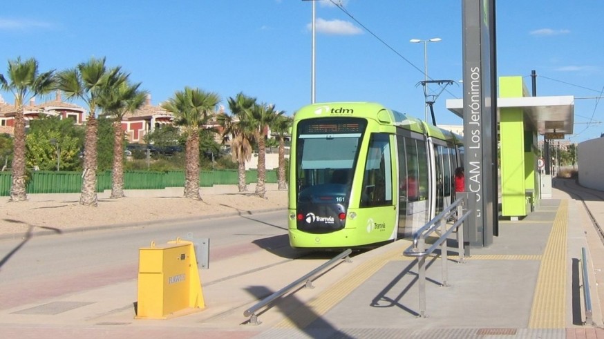 Usuarios del trasporte público en Murcia descontentos por la subida de los precios