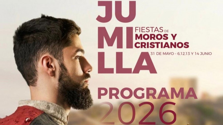 Jumilla celebra el 40 aniversario de la recuperación de sus fiestas de Moros y Cristianos con una emotiva subida al castillo