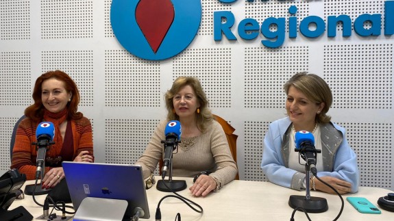 María Trinidad Herrero, Consuelo Ruíz y Estrella Núñez en Onda Regional