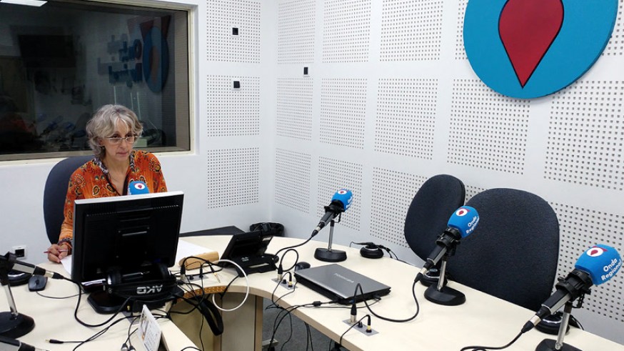Teresa Blanco presenta y dirige el informativo de la tarde