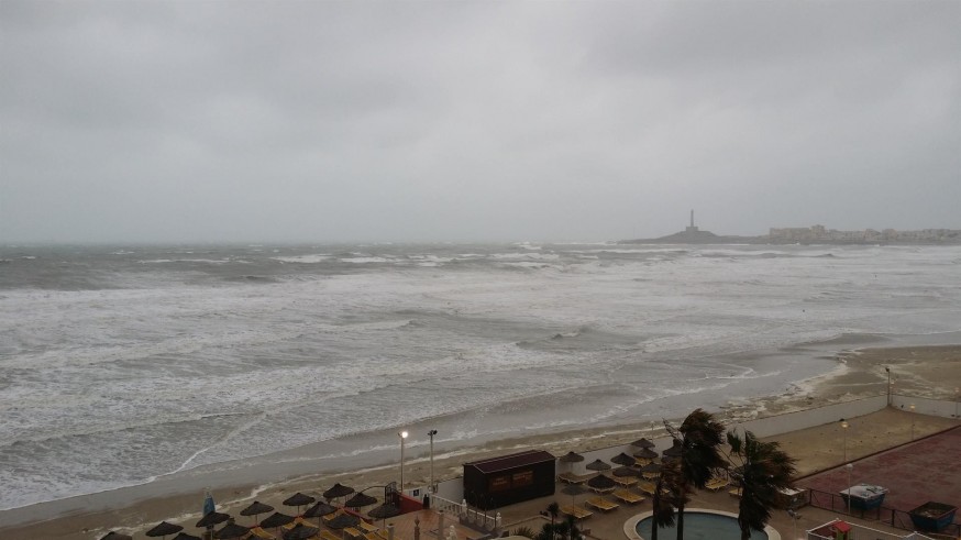 Meteorología activa el aviso amarillo por fenómenos costeros en el litoral de Cartagena y Mazarrón