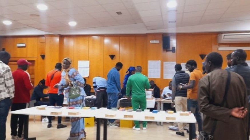 Mesas electorales para Senegal en el recinto de La Fica (Murcia)