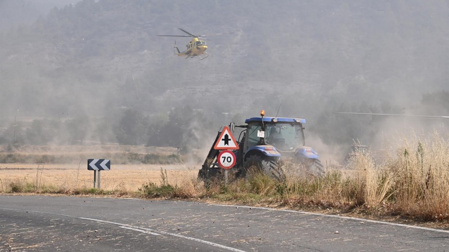 La Región de Murcia envía un helicóptero para reforzar la extinción del incendio de Loporzano, que ya arrasa 17.000 hectáreas