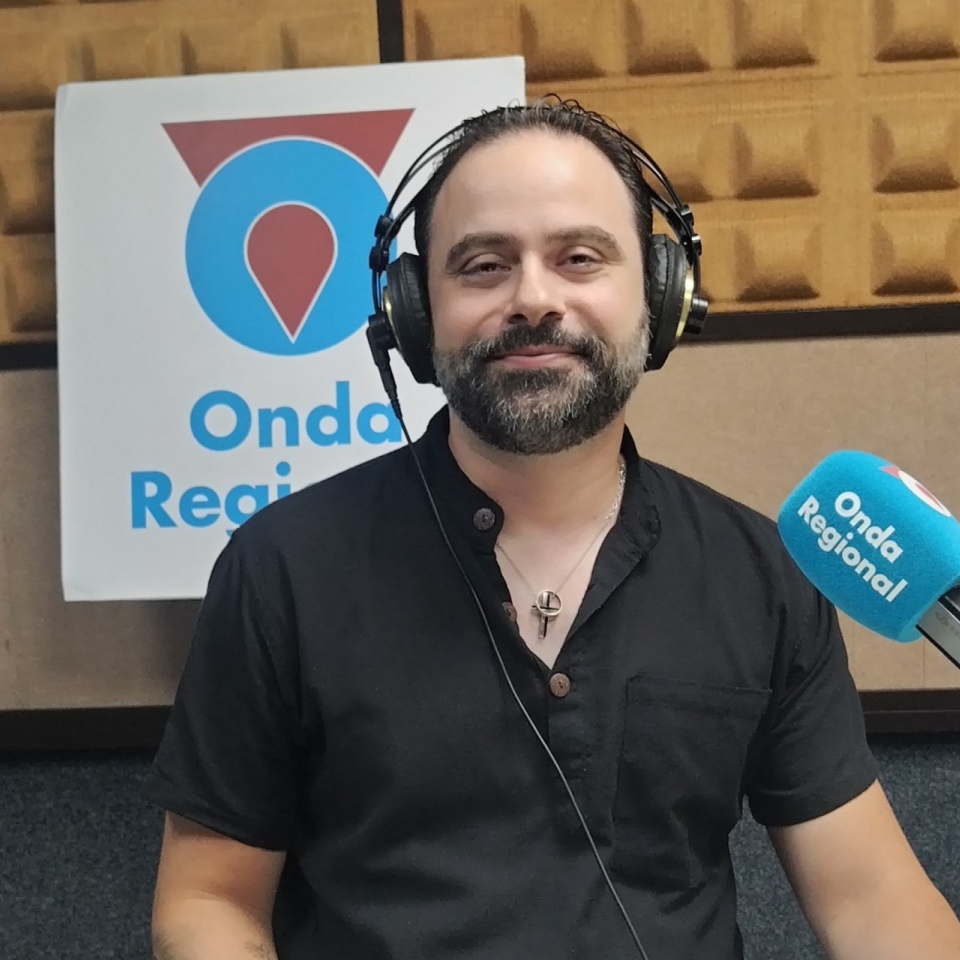 Portada de EL ROMPEOLAS