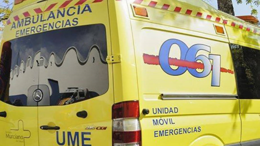 Herido tras estrellarse con su coche contra un muro en Lorca