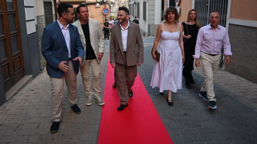 Alfombra roja en Mula para Fernando Tejero