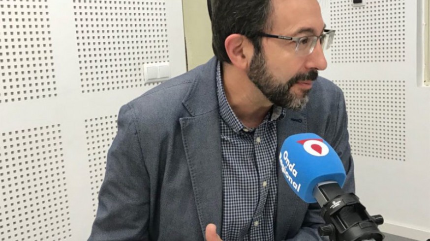 TURNO DE NOCHE. Asensio López asegura que presentó su dimisión cuando Ciudadanos exigió el cese de los altos cargos