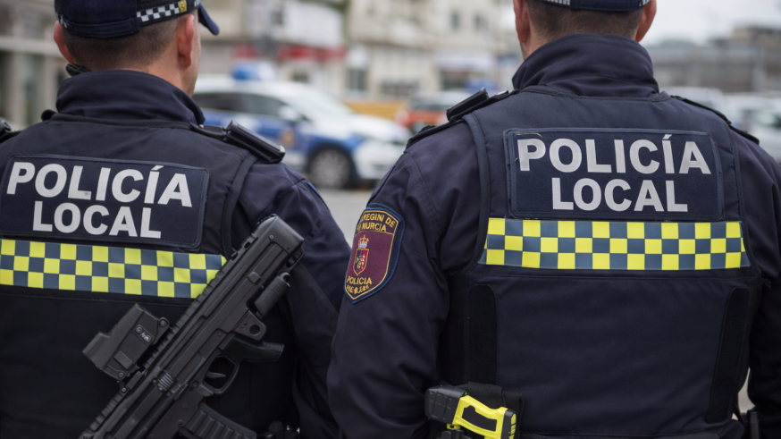 Las Policías Locales podrán portar armas largas y táser con el nuevo reglamento regional