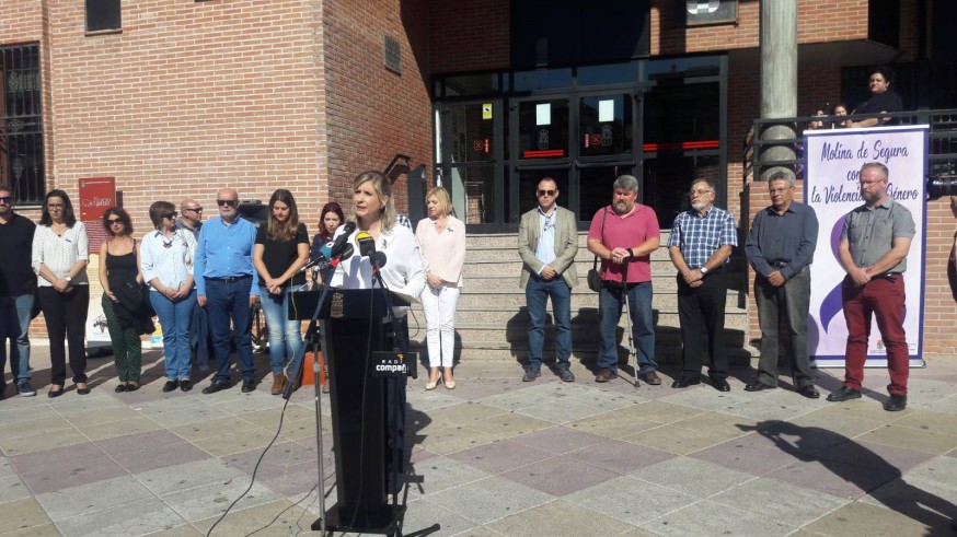 Esther Clavero, esta mañana en la concentración celebrada en MOlina