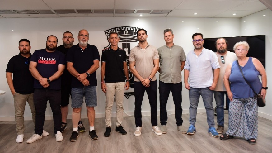 Las Peñas del Cartagena levantan el castigo al club