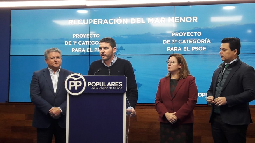 Rueda de prensa de los alcaldes populares y Antonio Luengo