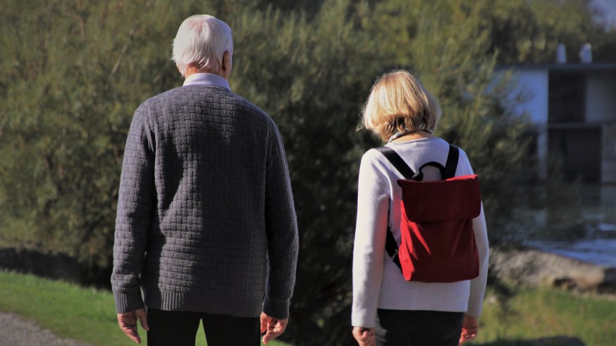 La esperanza media de vida saludable en la Región se sitúa en 55 años, la más baja de España