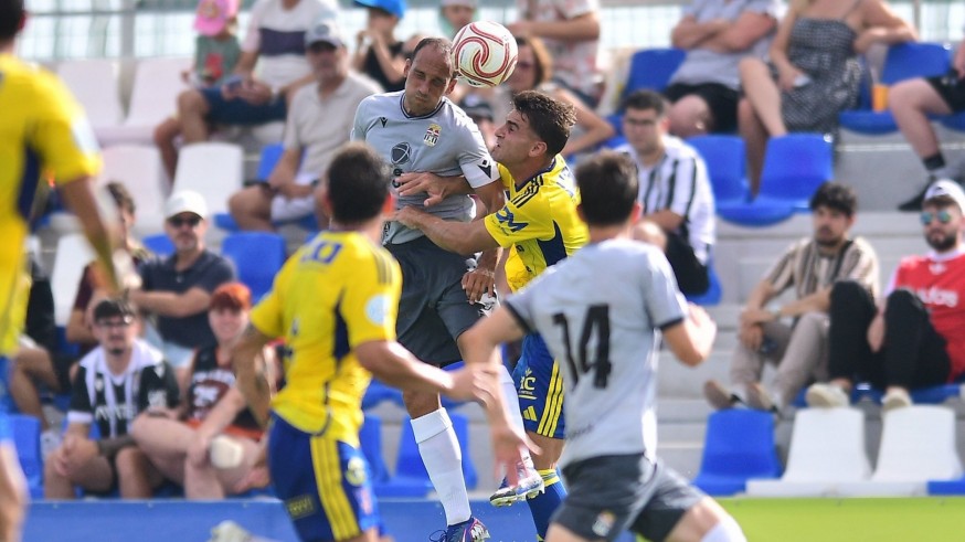 El Cartagena ya gana en pretemporada (3-0)