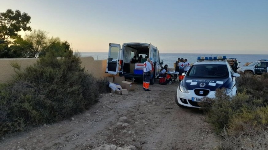 Rescatada una patera con veinte inmigrantes a bordo en Águilas