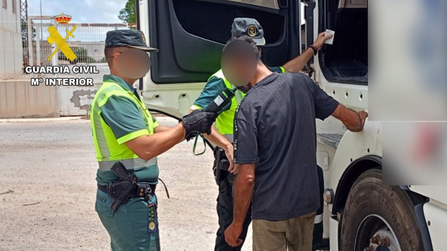 Detenido por conducir un camión en la A-30 con una tasa de alcohol seis veces mayor que la permitida