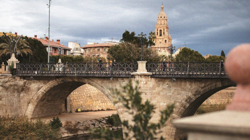 La Catedral de Murcia y el Puente de los Peligros, uno de los 'Espacios' de muciamola.com 