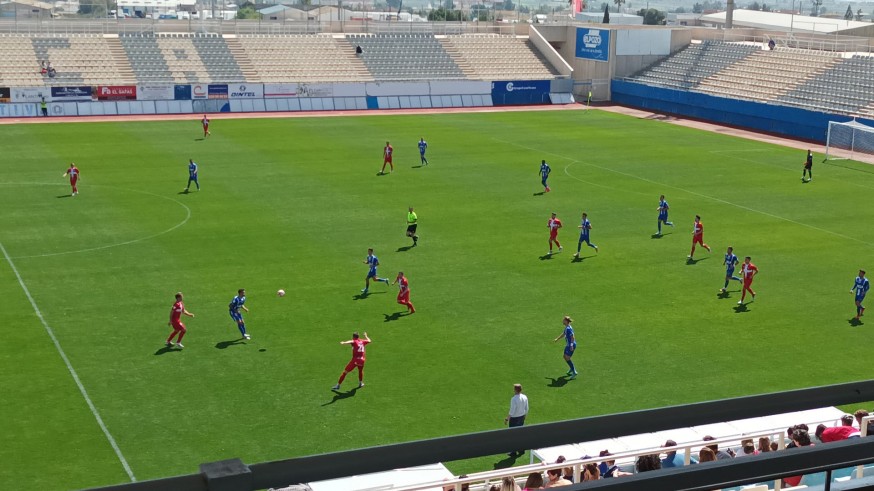 El Lorca Deportiva sigue en la lucha por la promoción de ascenso al vencer al Cartagena Efesé (2-0)
