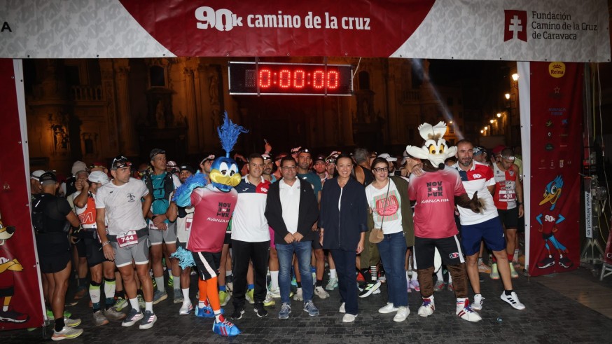 GALERÍA | 2.500 corredores desafían el mal tiempo en la 90K de Caravaca de la Cruz