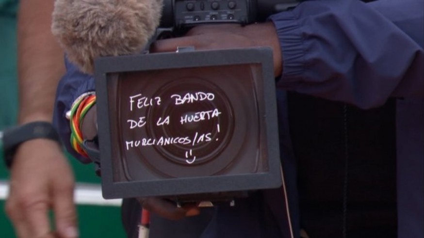 Alcaraz celebra el Bando arrollando a Báez