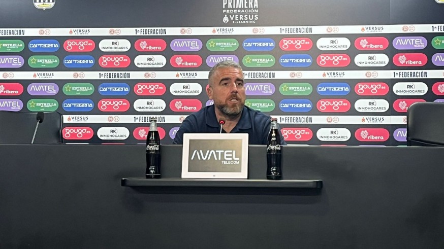 Javi Rey: "Estamos muy lejos aún de ver la mejor versión del Cartagena"