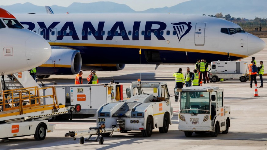 Imagen de un avión de Ryanair en Corvera