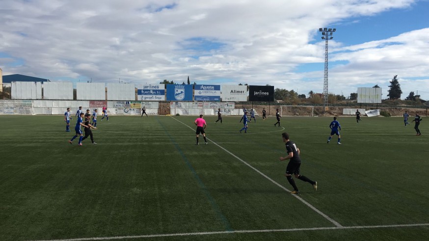 Lorca B golea 3-0 al Bala Azul 