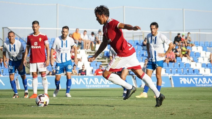 El Real Murcia confirma las buenas sensaciones ganando al Tenerife (3-0)