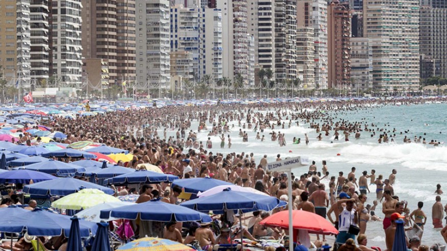LA RADIO DEL SIGLO. Gentes. ¿Debería España dejar de apostar por el turismo masivo como sector prioritario? 