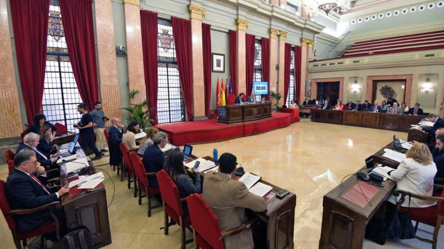 El Pleno de Murcia aprueba solicitar al Gobierno regional el coste de los 8 millones del transporte público a pedanías