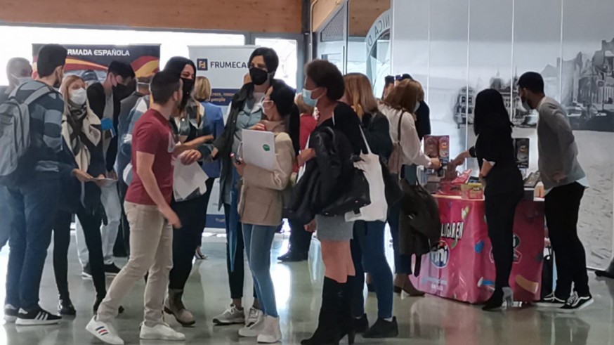 Una treintena de empresas busca jóvenes con titulaciones técnicas para trabajar en el foro de empleo de la UPCT