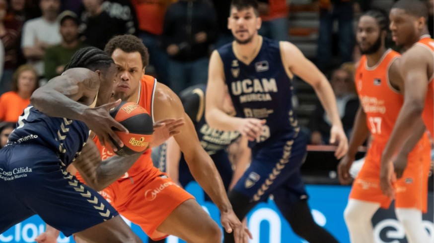 Los jugadores del Valencia Basket no se fían del UCAM