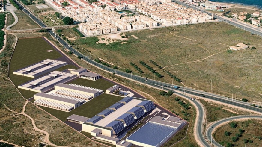 La energía solar fotovoltaica abaratará el coste medio del agua de las desaladoras de Torrevieja, Águilas y Valdelentisco