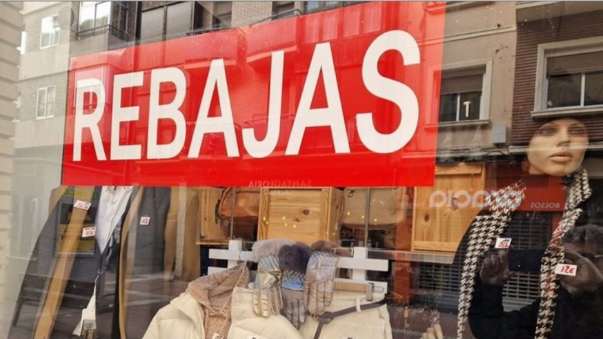 Las asociaciones de consumidores aconsejan "no comprar por comprar" en las rebajas