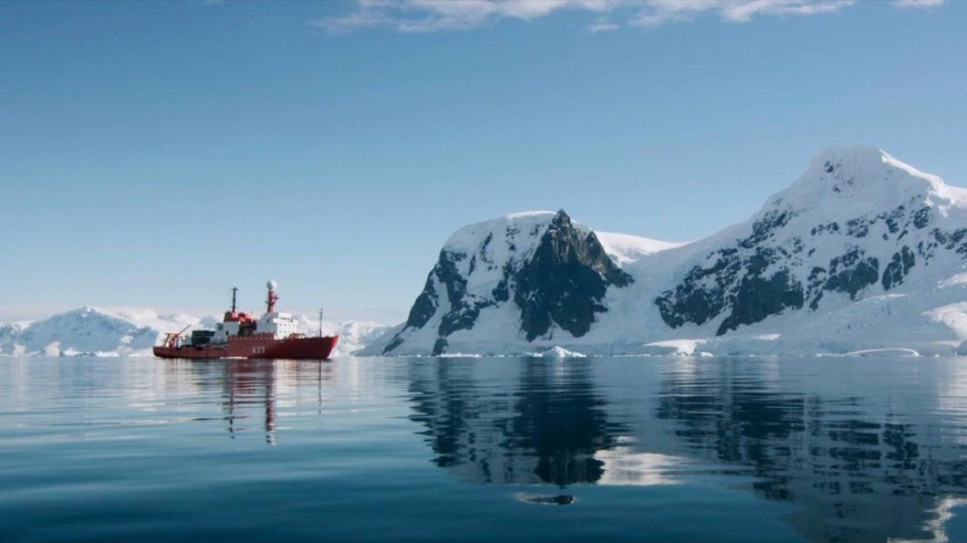 El buque Oceanográfico Hespérides se adentra en la fase de investigación antártica
