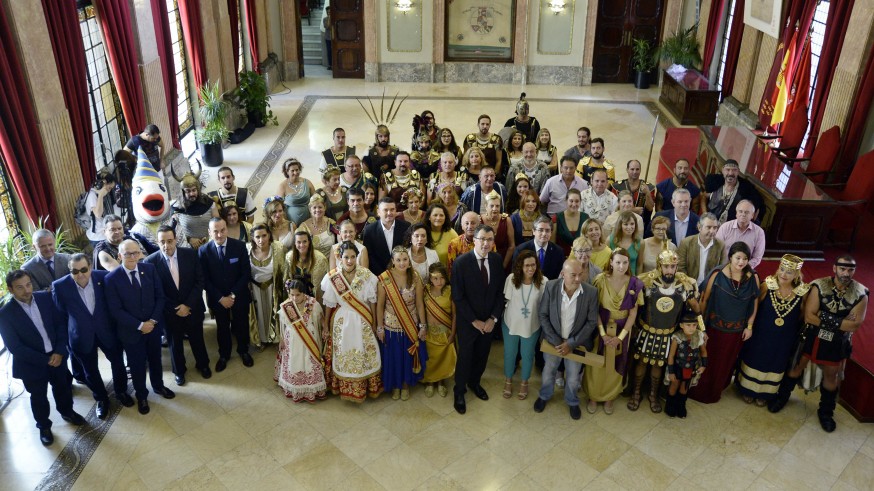Los alcaldes de Murcia y Cartagena con las distintas federaciones de fiestas