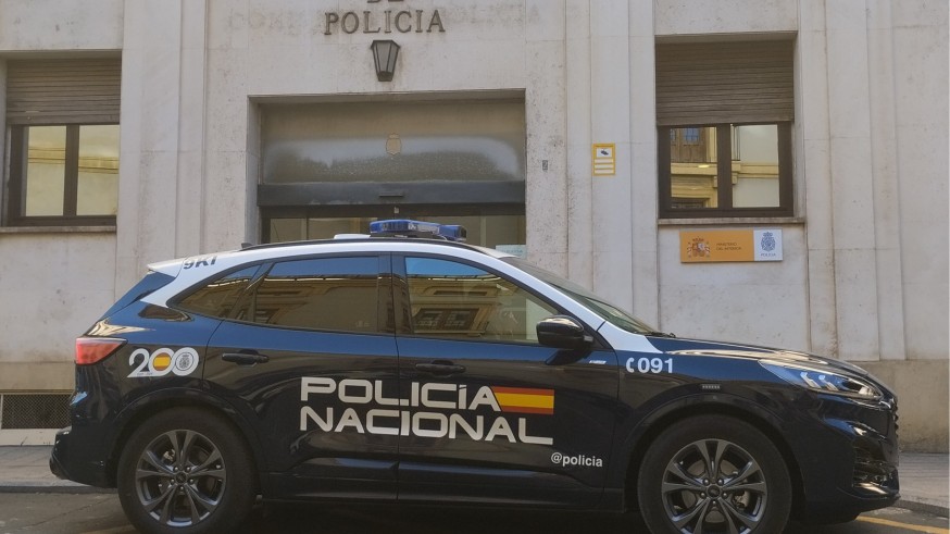 La Policía Nacional detiene infraganti a un hombre mientras robaba en un club de pádel en Murcia