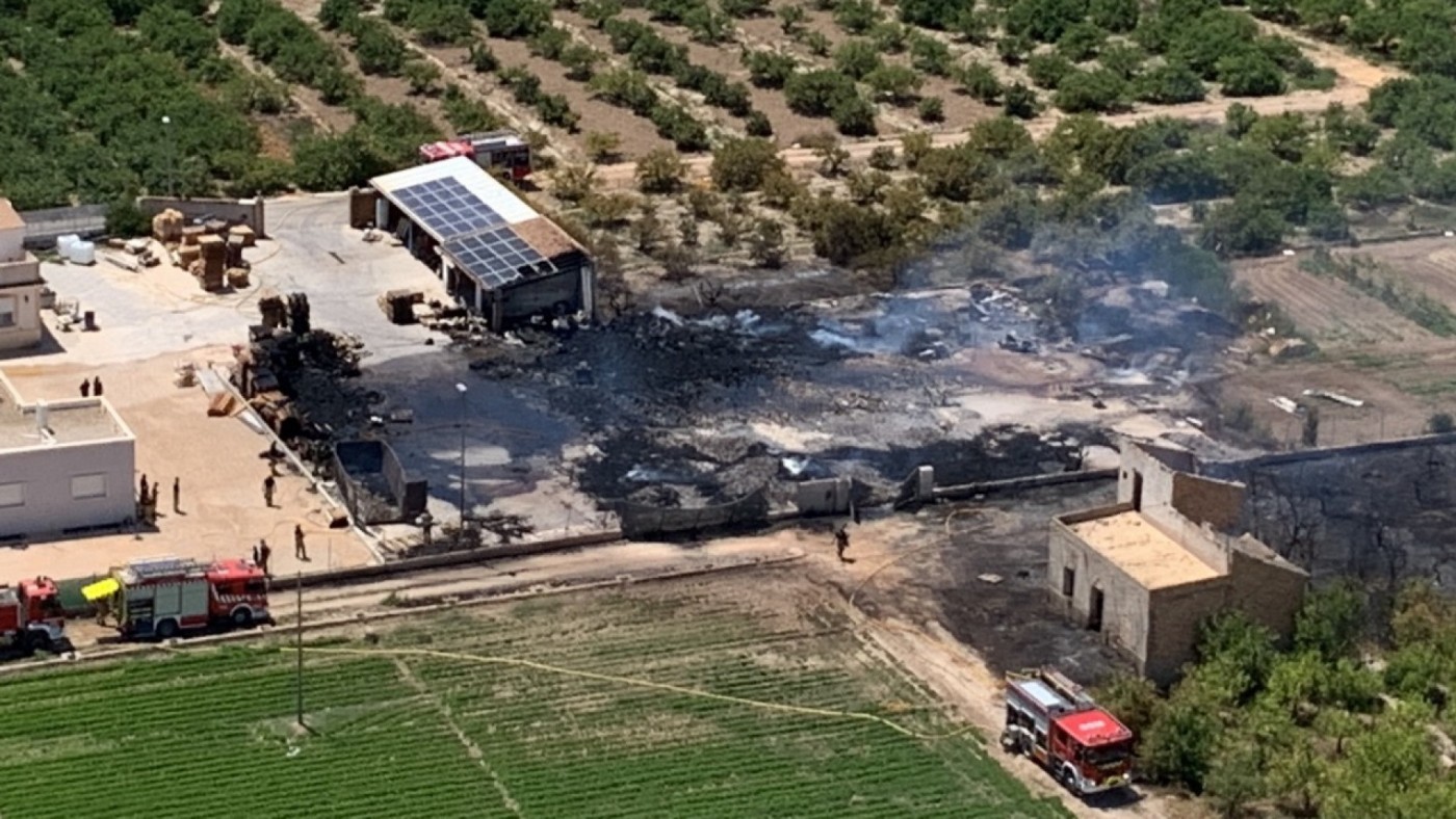 Incendio de palets en una nave industrial de Llano de Brujas