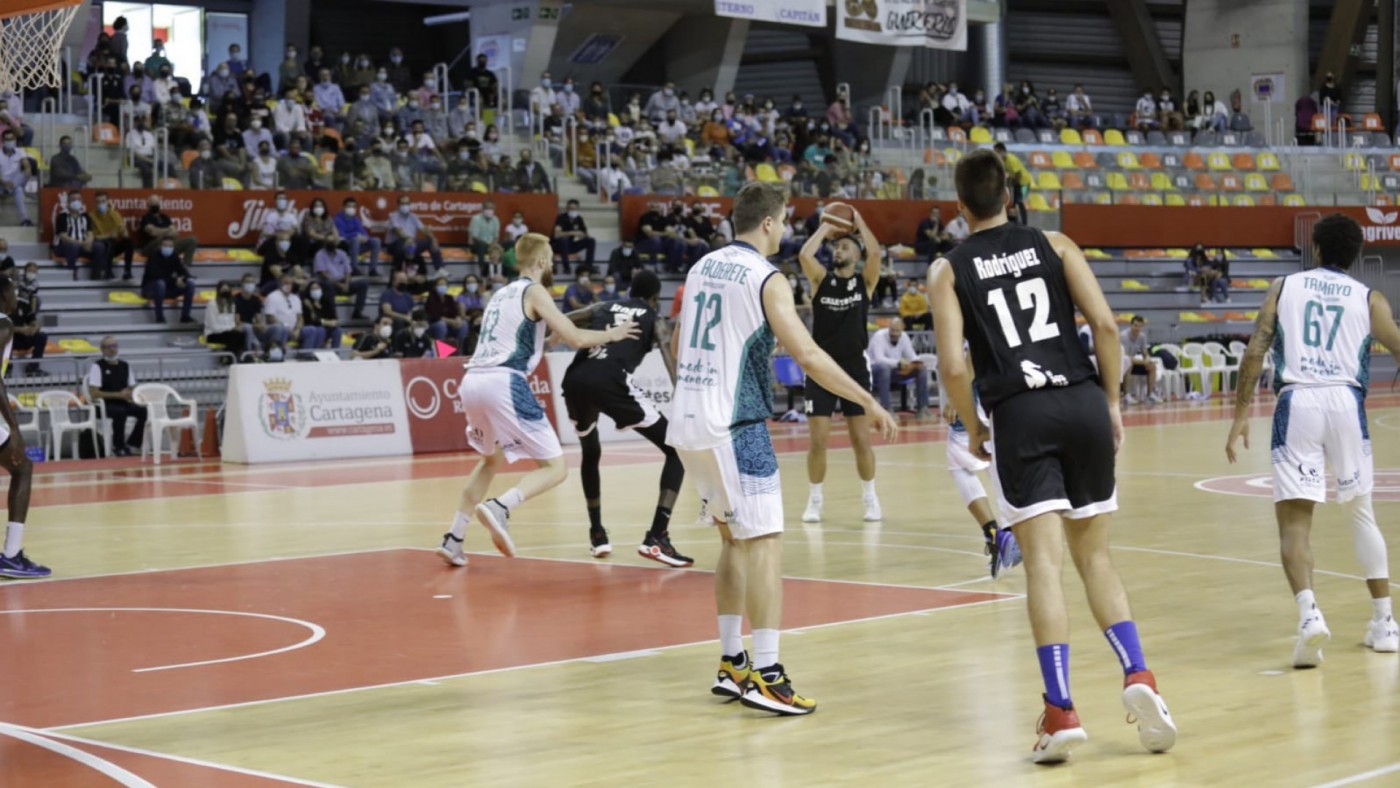 Lanzamiento triple en el Cartagena-Menorca.