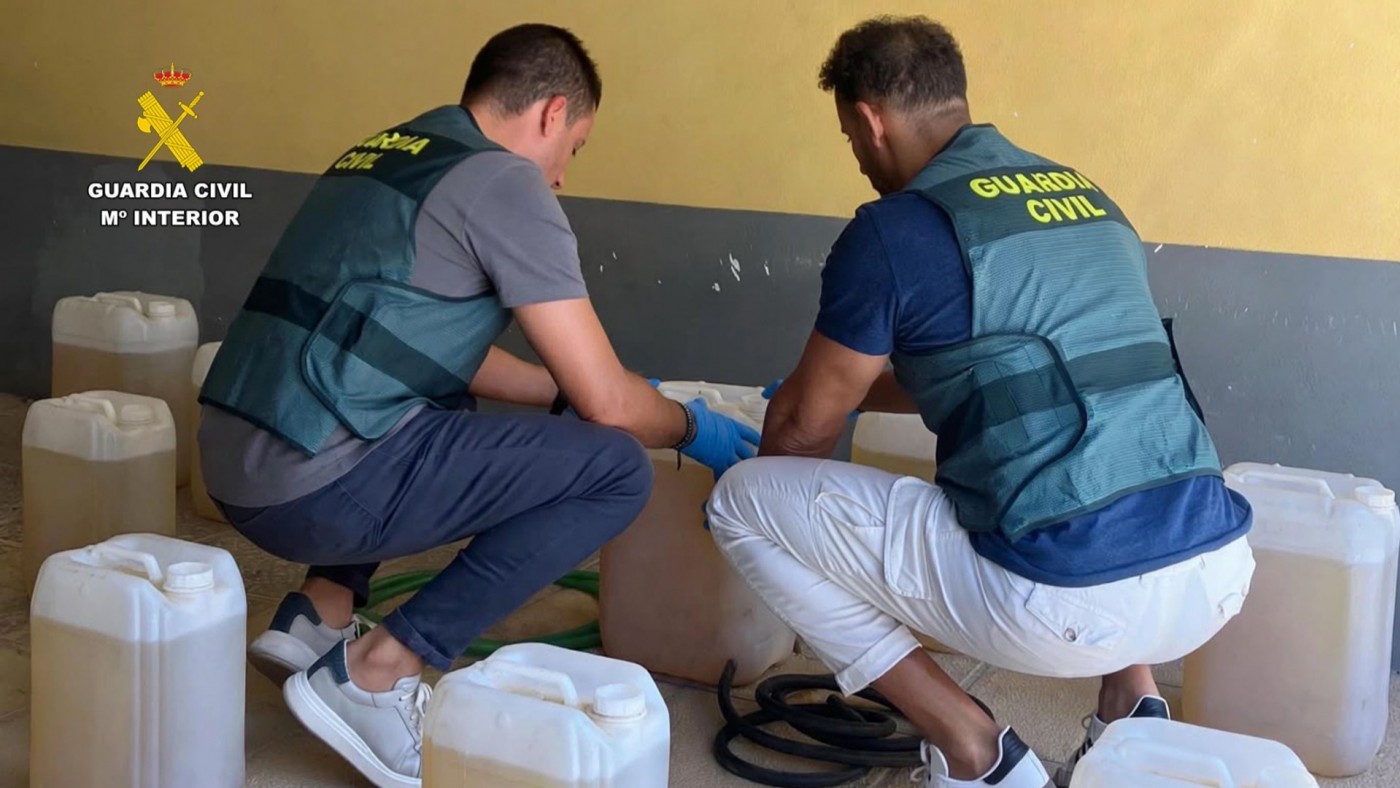 Dos detenidos en Murcia por un supuesto entramado que suministraba combustible a narcolanchas
