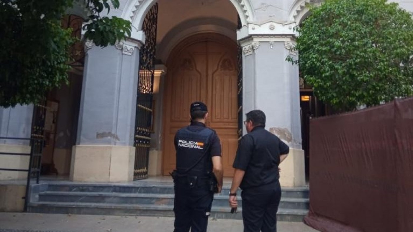 Detenidos dos jóvenes por gritar y hacer gestos obscenos en una iglesia de Murcia