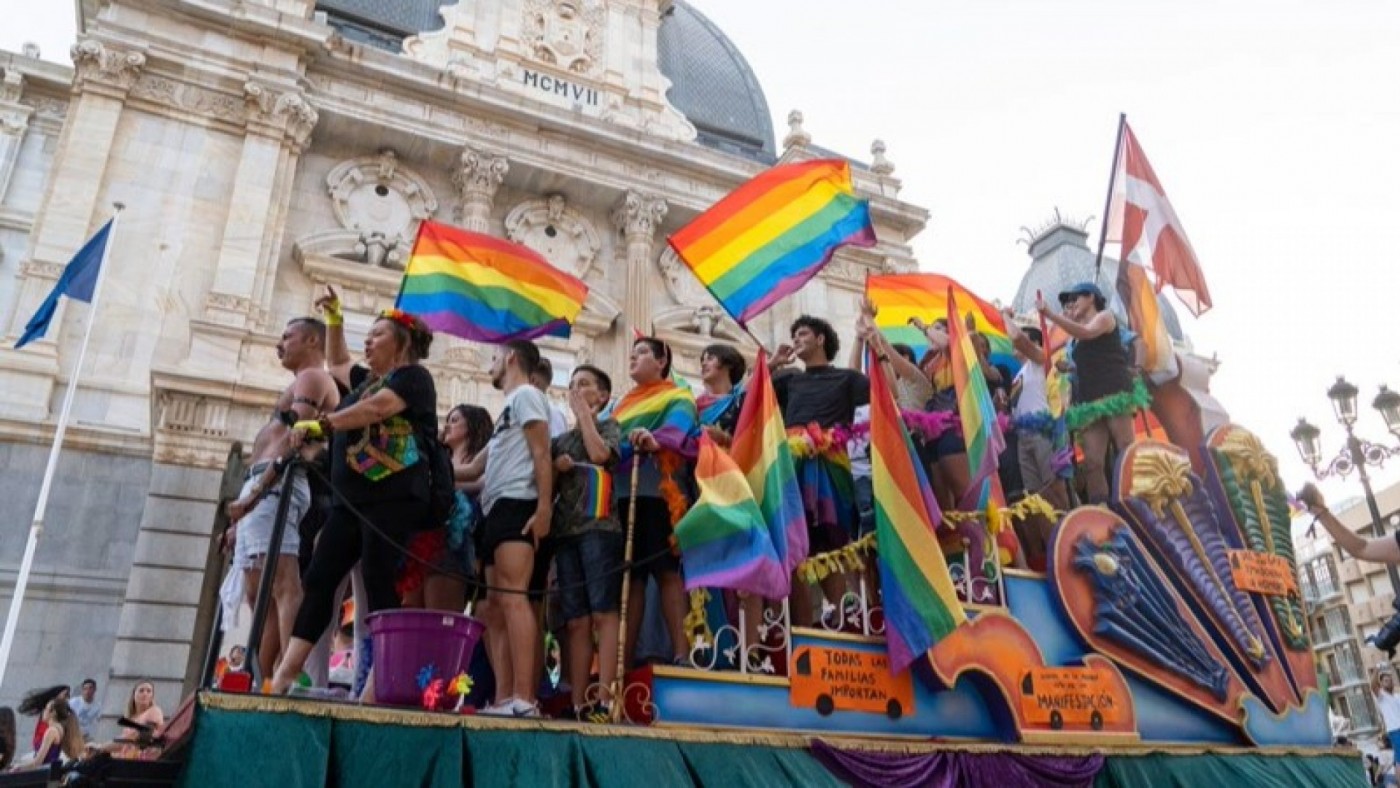 El desfile "EnorgulleCT" toma esta tarde las calles de Cartagena